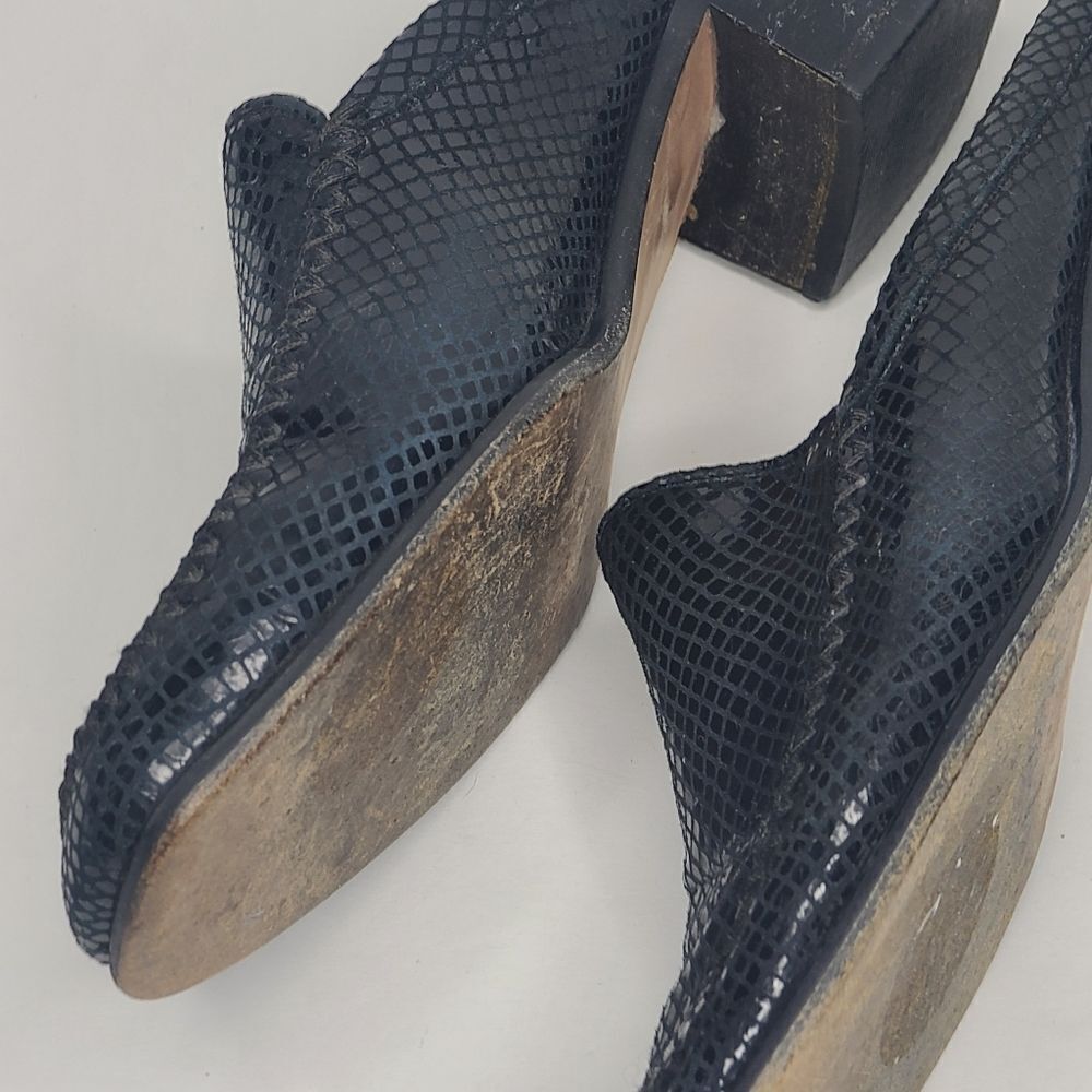 Stuart Weitzman Black Snakeskin Python Slip On Lo… - image 10
